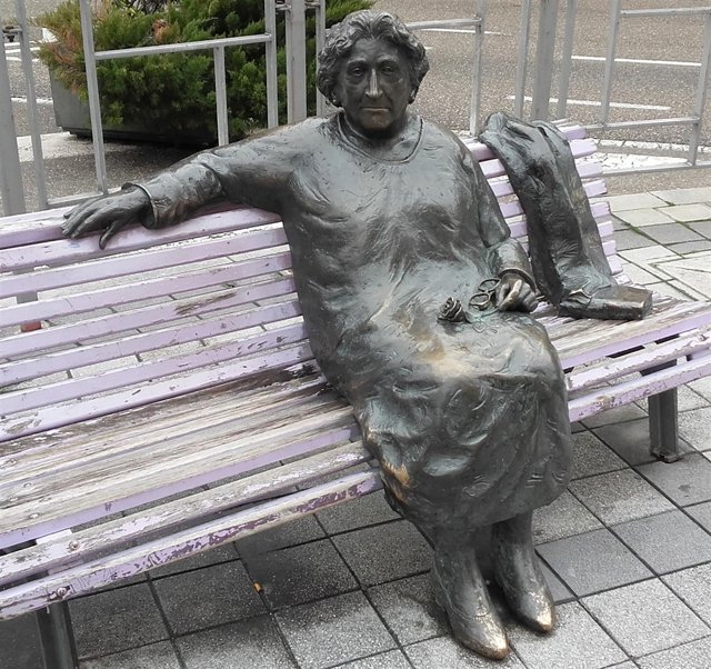 Escultura de Rosa Chacel en Valladolid