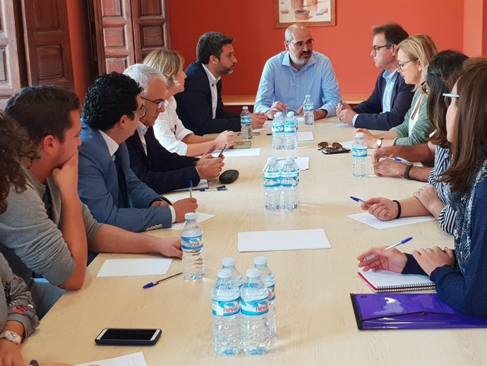 Joaquín López se reúne con los alcaldes