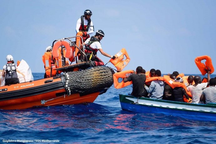 Rescate de migrantes en el Mediterráneo por parte del 'Aquarius'