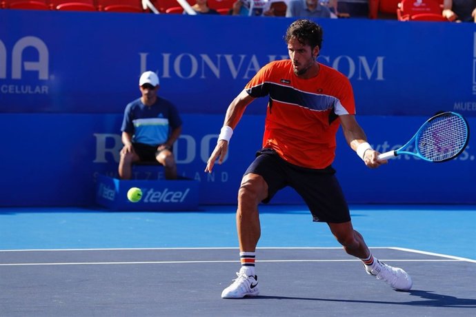 Feliciano López ejecuta un golpe