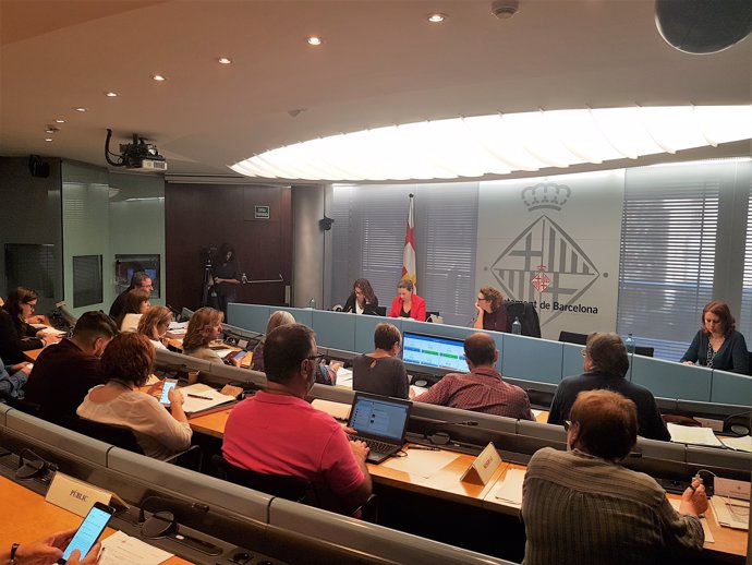 Comissió de Drets Socials de Barcelona, amb la .Alcalde Laia Ortiz