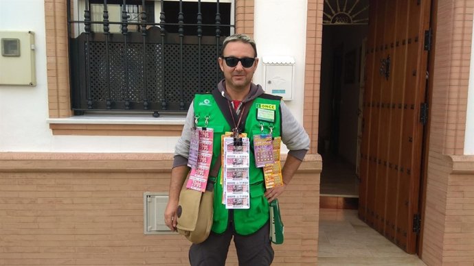 Manuel Jesús Torres, cuponero de La Algaba que ha repartido 1.250.000 euros