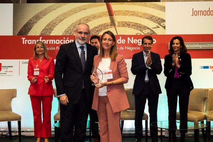 Pilar Martínez-Cosentino recibe el premio al mejor modelo de negocio de 2018
