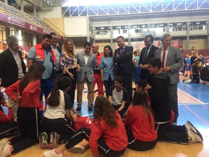 Autoridades durante la jornada de concienciación sobre la parada cardiaca