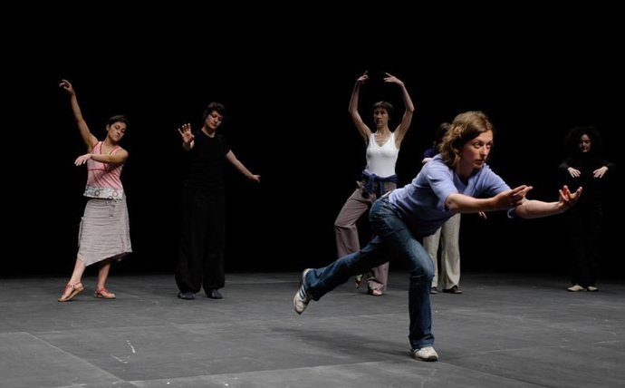 Un moment de l'obra 'The xou must go on' del coreògraf Jérôme Bel