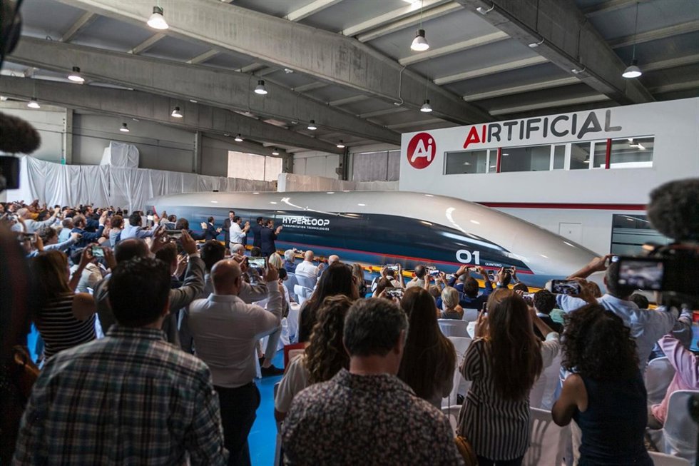 Presentación de cápsula a tamaño real del Hyperloop