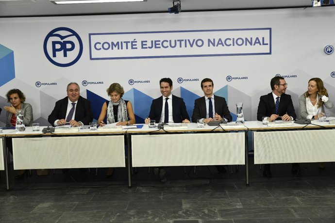 El presidente del Partido Popular, Pablo Casado, preside la reunión del Comité E