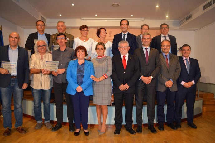 Asistentes al acto institucional por el XX aniversario de la Biblioteca de C-LM