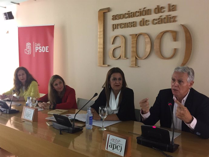 La consejera de Educación, Sonia Gaya, en un acto del PSOE