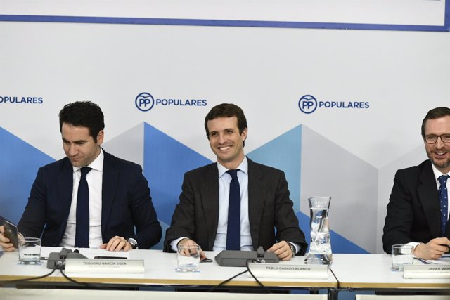 El presidente del Partido Popular, Pablo Casado, preside la reunión del Comité E