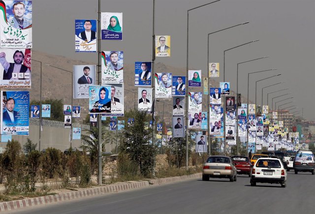 Carteles electorales en Kabul