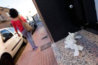 Un individuo hiere de gravedad a su pareja, que se encuentra estable, con una botella y luego se suicida en Murcia