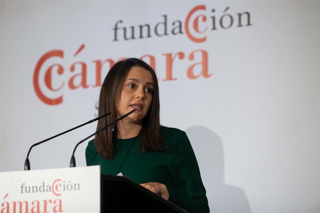 En Sevilla, la portavoz nacional de Ciudadanos (Cs), Inés Arrimadas, y el candid
