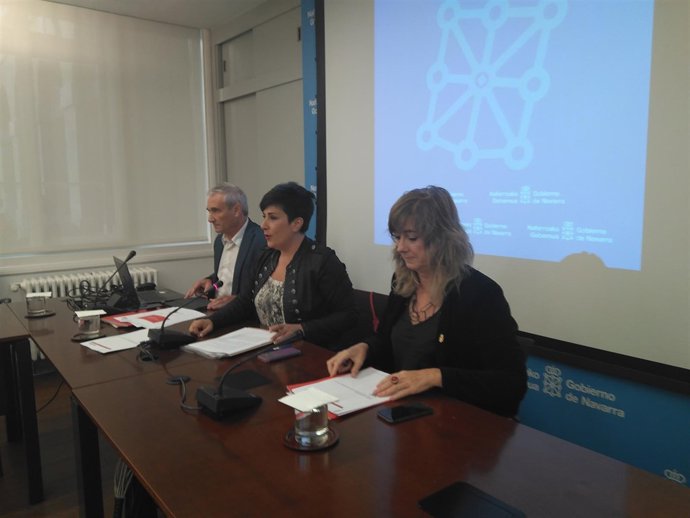 Los consejeros Mikel Aranburu, María Solana y Ana Ollo.