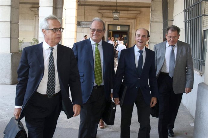 El abogado y los peritos propuestos por Martínez Aguayo