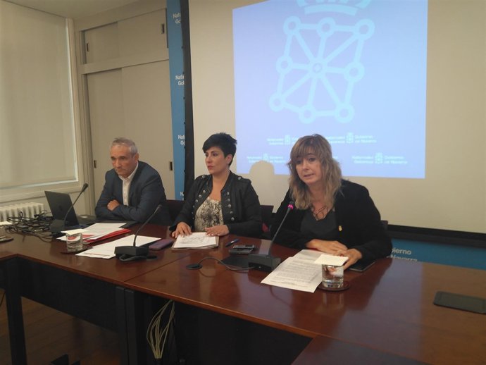 Los consejeros Mikel Aranburu, María Solana y Ana Ollo.