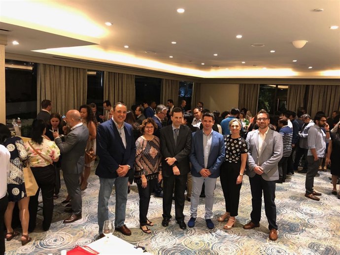 García (centro) con los participantes en el 'workshop' 