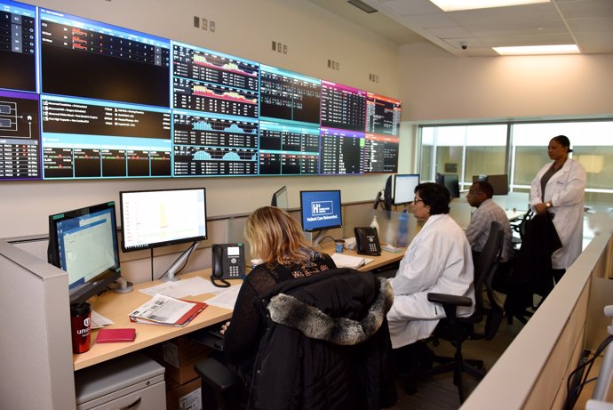 El centro de control del Humber River Hospital en Toronto (Canadá)