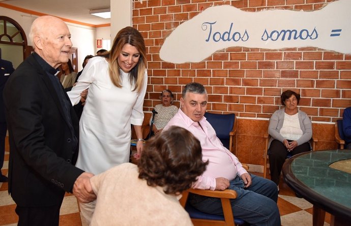 Susana Díaz visita el Complejo Casa-Hogar El Cristo Roto.
