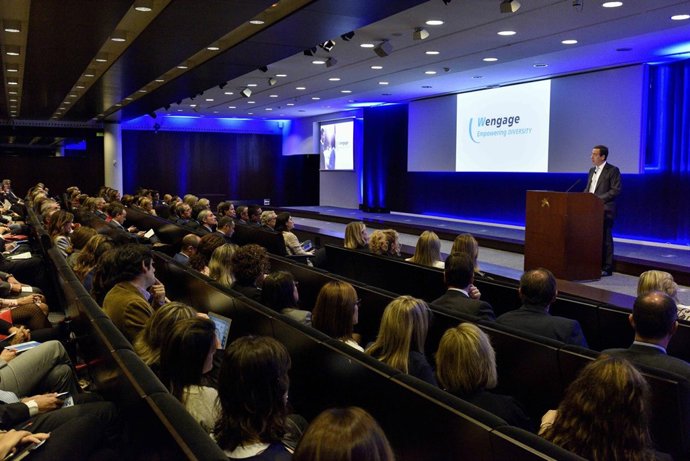 CaixaBank lanza el programa Wengage para impulsar la igualdad de género