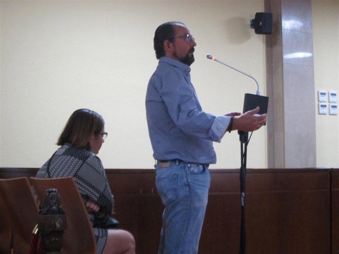 El extesorero del Linares durante su declaración en el juicio