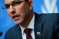 Arreaza acusa a Alvarado de "distraer" a los costarricenses con "ataques" a Venezuela