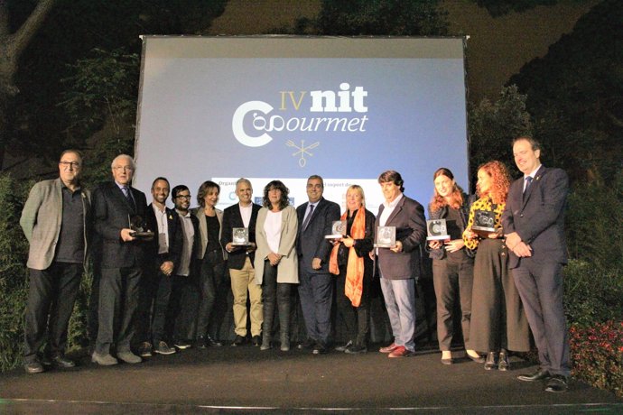 Consellera T.Jordà,chef Nandu Jubany y premiados de la IV Nit del Gourmet Català