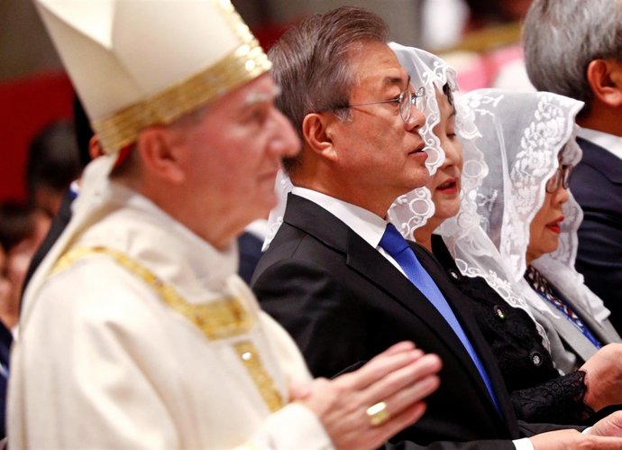 El presidente de Corea del Sur, Moon Jae In, durante una misa en Vaticano