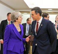 Sánchez y May hablan de impulsar la negociación sobre el Brexit y Gibraltar "en un clima constructivo"