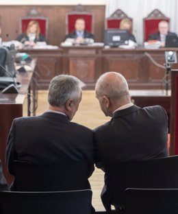Manuel Chaves y José Antonio Griñán en el juicio por los ERE