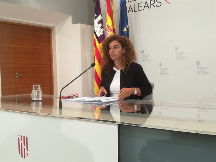 Pilar Costa informa de las ayudas para los damnificados del temporal