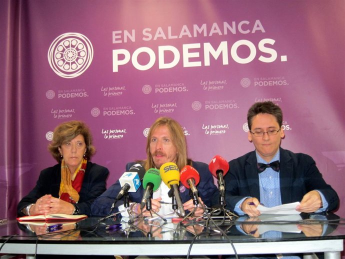Isabel Muñoz, Pablo Fernández e Ignacio Paredero.                               