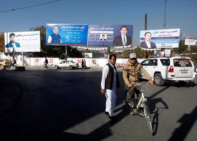 Carteles electorales en Kabul