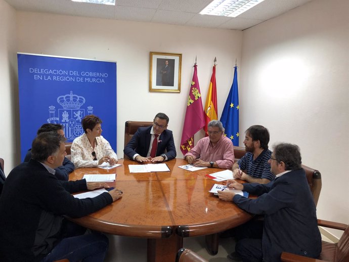 El delegado del Gobierno, Diego Conesa, se reúne con representantes de EAPN 