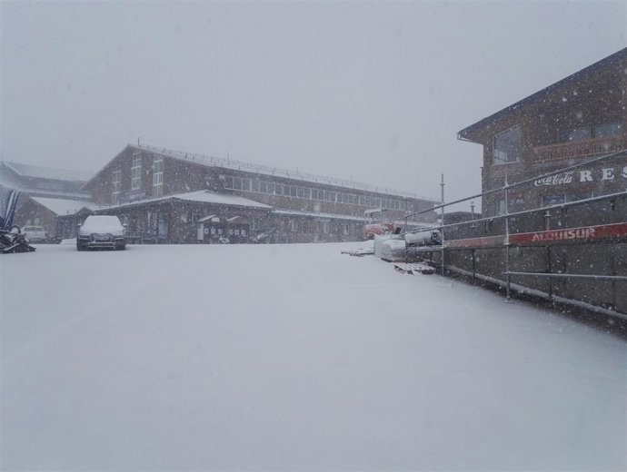 Nieva en Sierra Nevada