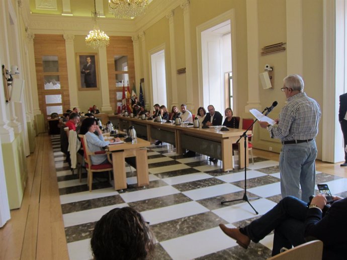 Intervención de un ciudadano en el Pleno del Ayuntamiento de Cáceres