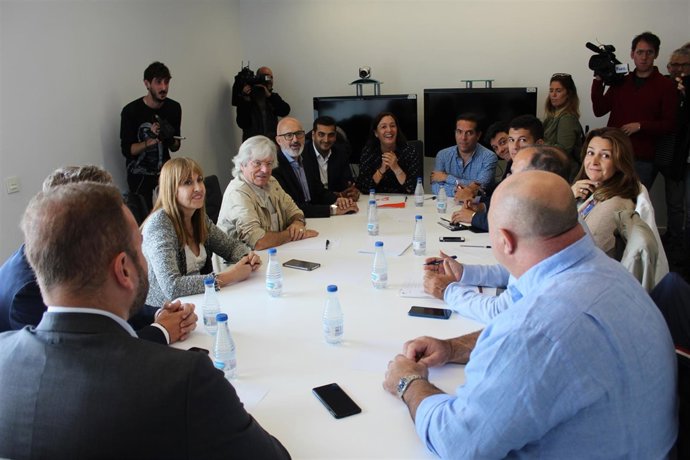 El eurodiputado Javier Nart, reunido en Ceuta