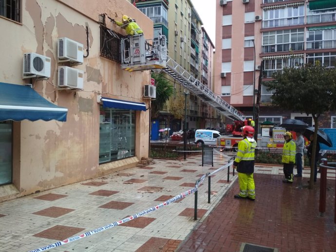 Bomberos controlan un desprendimiento