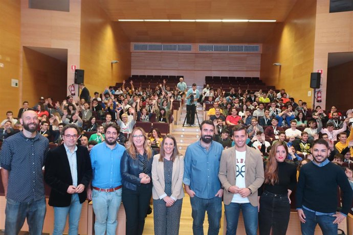 Ruiz (centro), en la inauguración del congreso