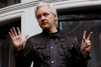 Estados Unidos presiona a Ecuador para que mantenga incomunicado a Julian Assange