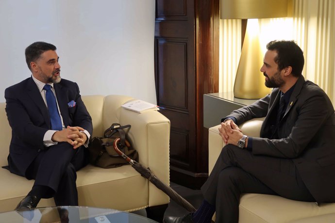 Reunión de Roger Torrent con el cónsul de Portugal, Miguel Cruz
