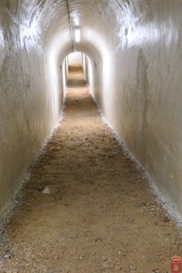 Vista de uno de los túneles del refugio antiaéreo de Villacarrillo