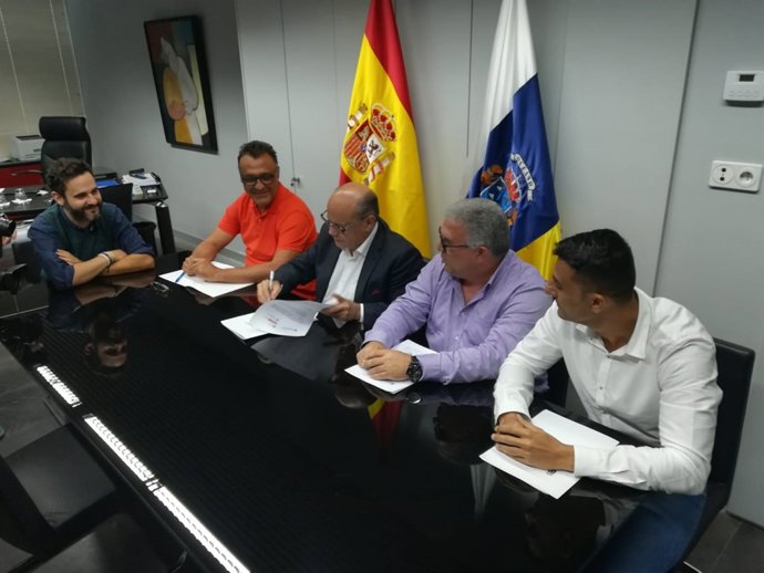  José Miguel Barragán Con Los Representantes Sindicales De UGT, CCOO Y CSIF
