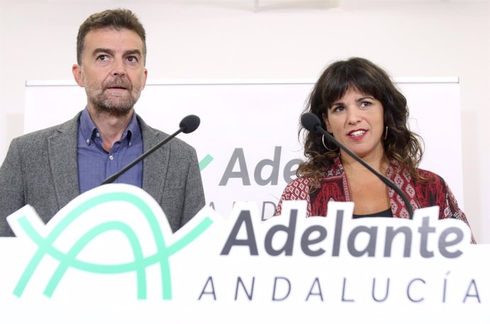 Antonio Maíllo y Teresa Rodríguez en rueda de prensa