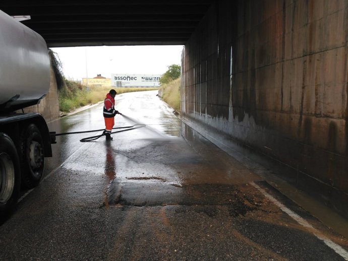 LIMPIEZA DEL PUENTE EN ALMASSORA