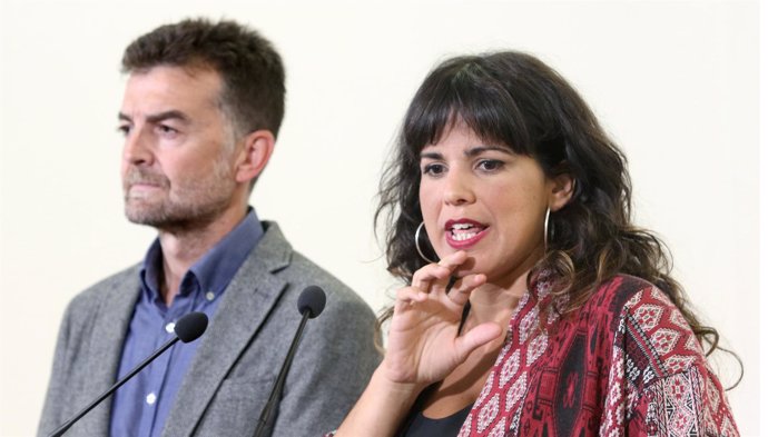 Antonio Maíllo y Teresa Rodríguez, en rueda de prensa