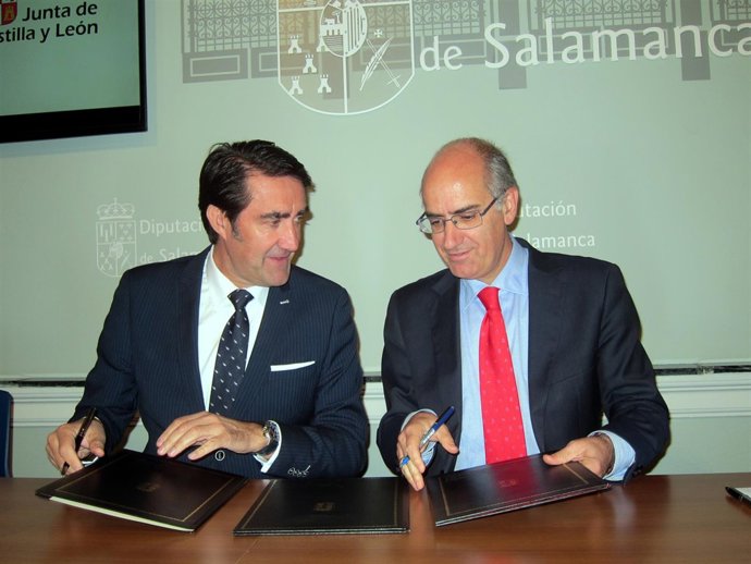 -Quiñones En La Firma Del Acuerdo Con Iglesias.                                