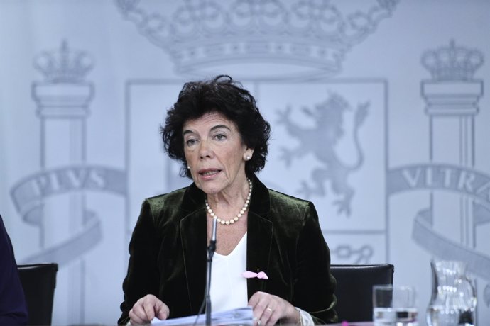 Isabel Celaá y María Jesús Montero en rueda de prensa tras el Consejo de Ministr