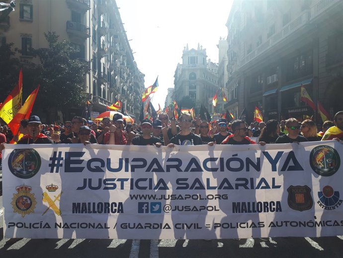 Capçalera de la manifestació policial de Jusapol