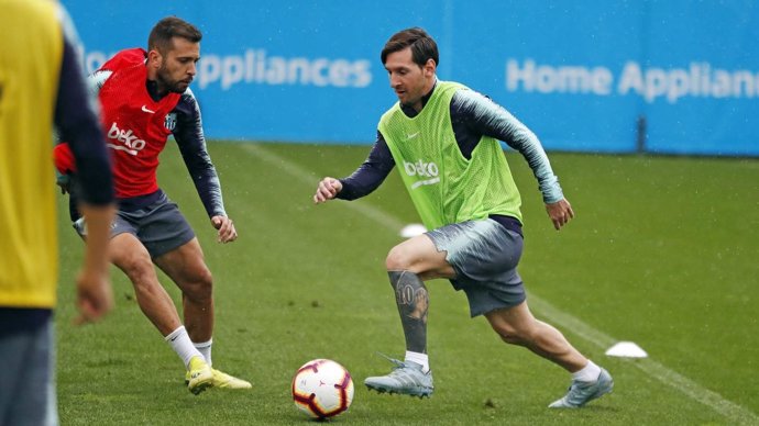 Jordi Alba y Leo Messi en un entrenamiento del FC Barcelona